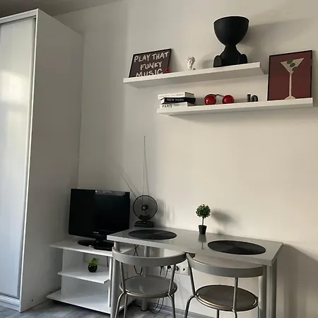 Tiffany In The Center * ברטיסלאבה